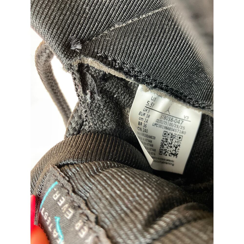 Air Jordan 11 Retro, Gamma Blue - Youth 5.5 - Picture 9 of 9